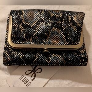 HOBO JILL MINI TRI-FOLD WALLET IN HALO SHIMMER BLACK SNAKE PRINT NWT